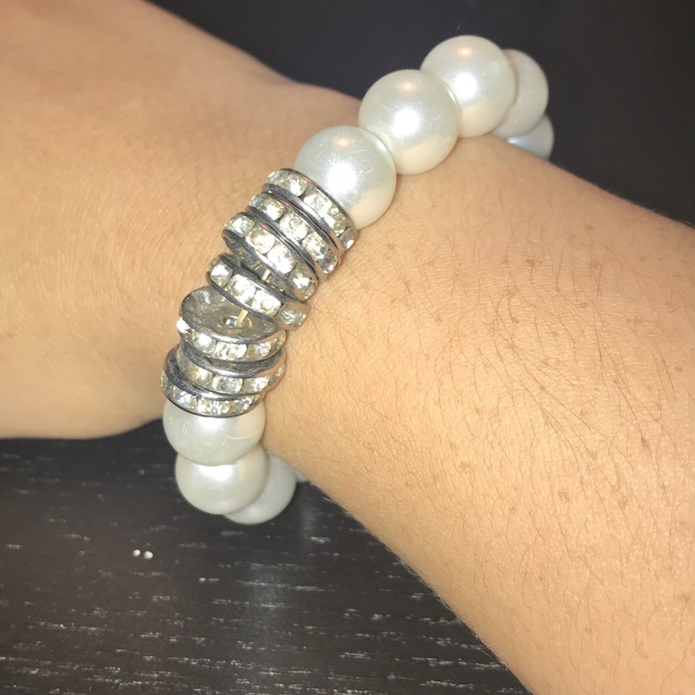 Pearl bracelet
